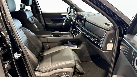 Hyundai Santa Fe 9 of 13
