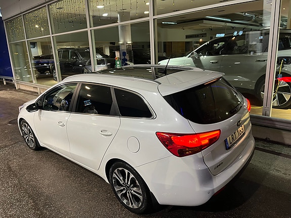 Kia Ceed 3 of 5