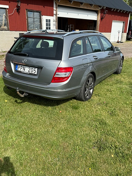 Mercedes-Benz C180 5 of 7