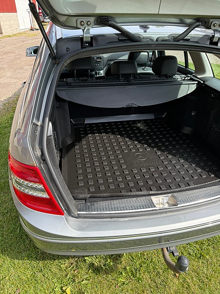 Mercedes-Benz C180 7 of 7