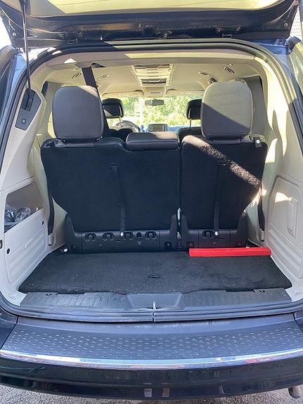 Chrysler Town & Country 8 of 13