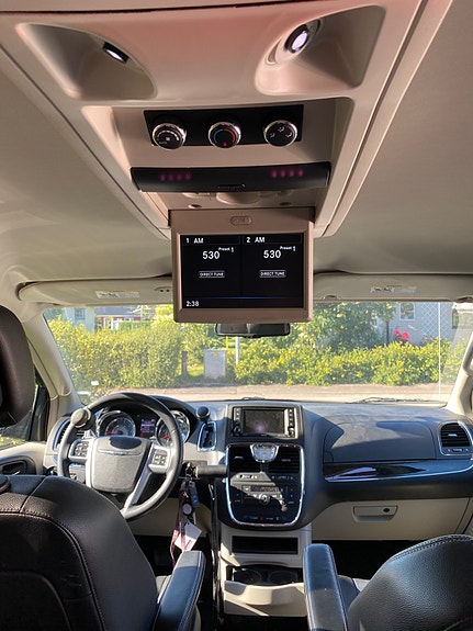 Chrysler Town & Country 13 of 13