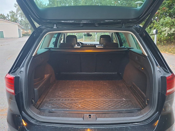 Volkswagen Passat Alltrack 5 of 12