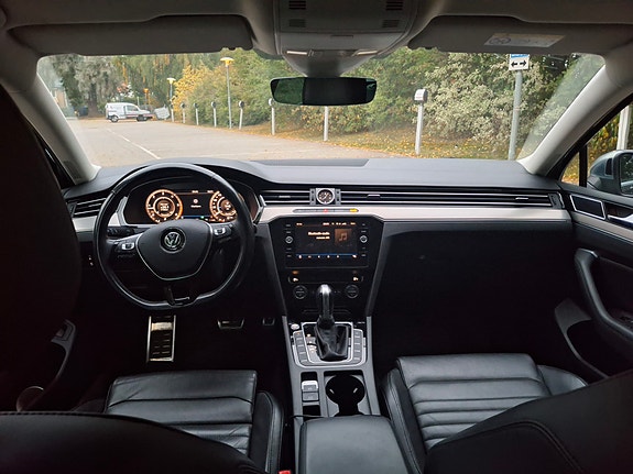 Volkswagen Passat Alltrack 7 of 12