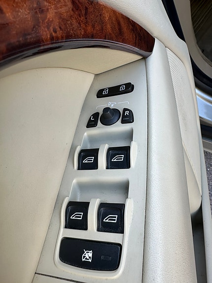 Volvo V70 11 of 13