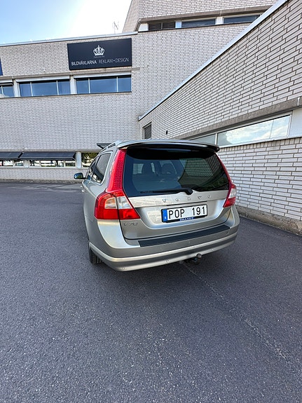 Volvo V70 5 of 13