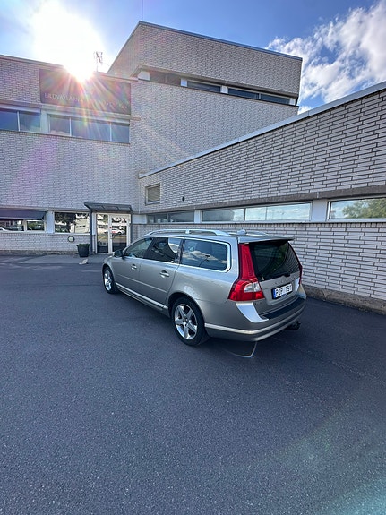 Volvo V70 6 of 13