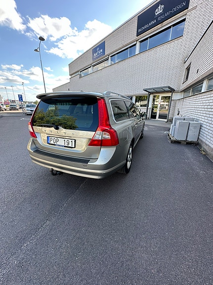 Volvo V70 4 of 13