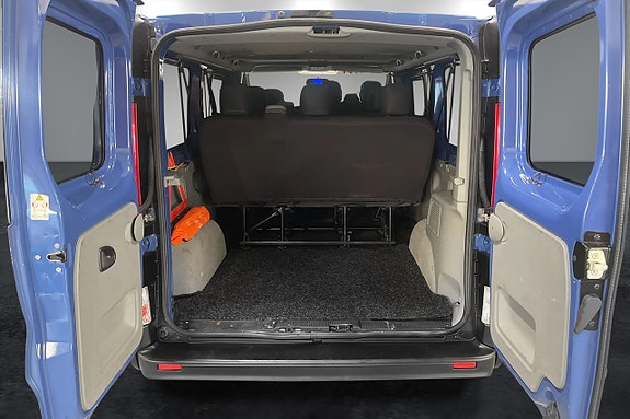 Renault Trafic 9 of 12