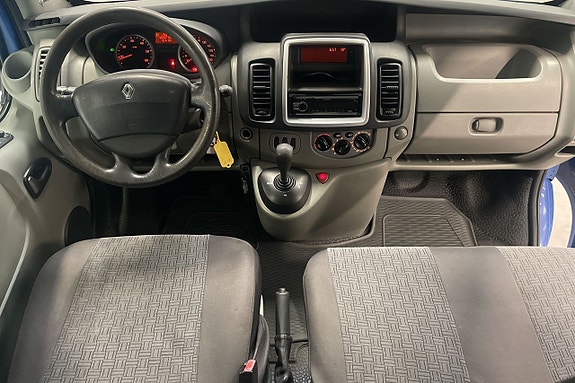 Renault Trafic 11 of 12