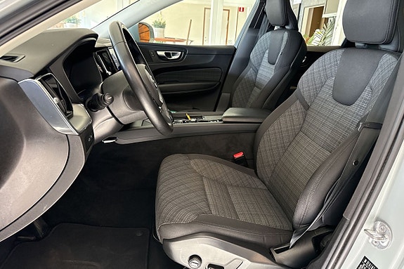 Volvo XC60 15 of 21