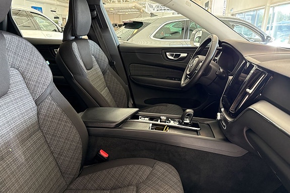 Volvo XC60 7 of 21
