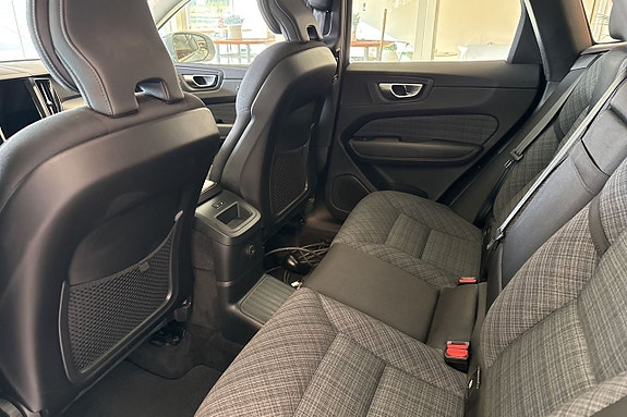 Volvo XC60 9 of 21