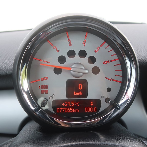 MINI Clubman Cooper 13 of 27