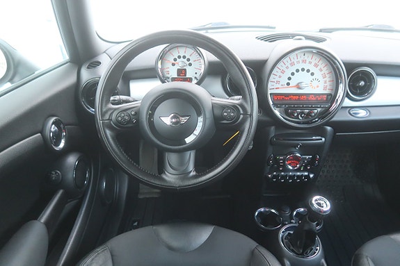 MINI Clubman Cooper 8 of 27