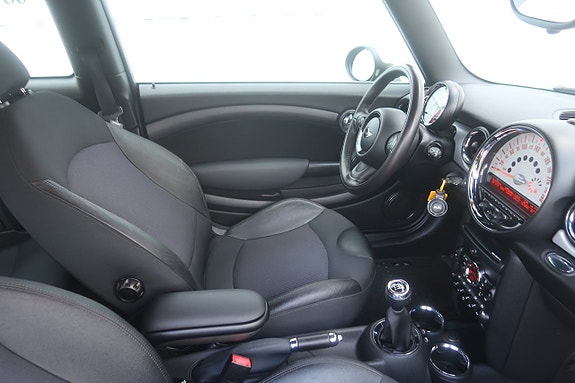 MINI Clubman Cooper 9 of 27