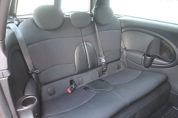 MINI Clubman Cooper 11 of 27