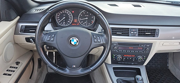 BMW 320i 6 of 6