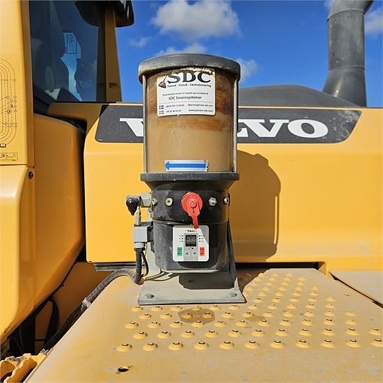 Volvo L120 G - hurtigskift / quick coupler  - dæk / tires 75 22 of 30