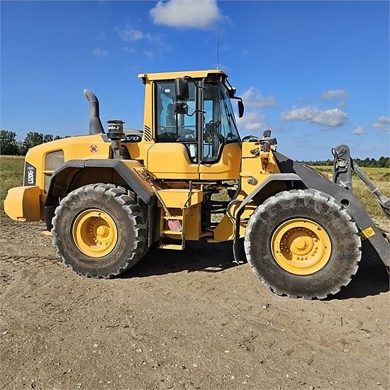 Volvo L120 G - hurtigskift / quick coupler  - dæk / tires 75 13 of 30