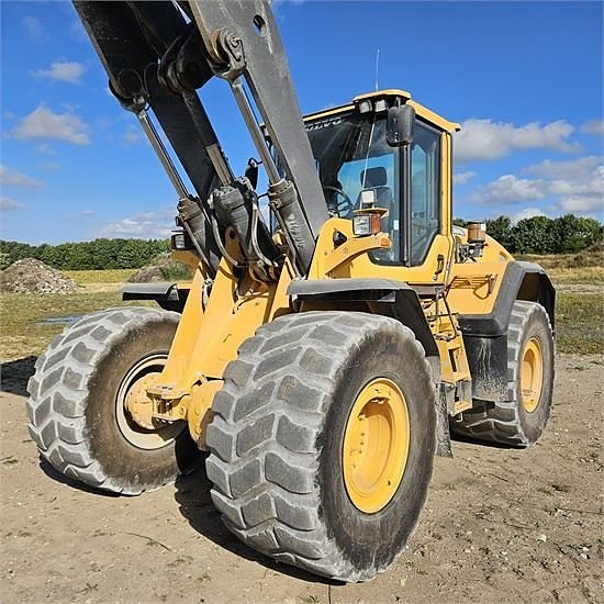 Volvo L120 G - hurtigskift / quick coupler  - dæk / tires 75 20 of 30