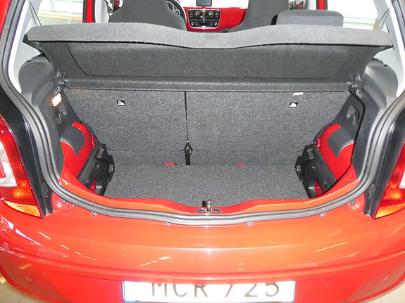 Volkswagen UP! 5 of 7