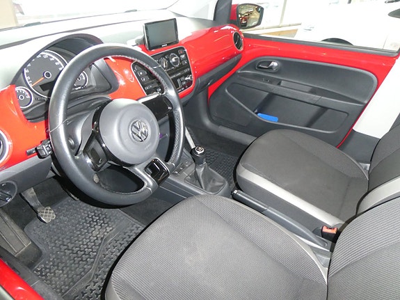 Volkswagen UP! 3 of 7