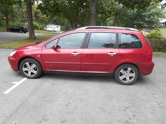 Peugeot 307 SW 2 of 6
