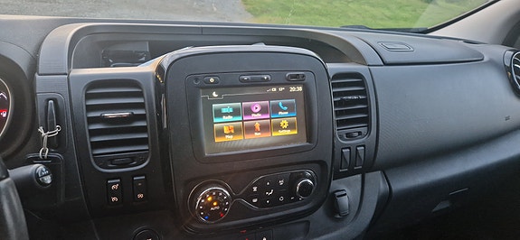 Opel Vivaro 10 of 16