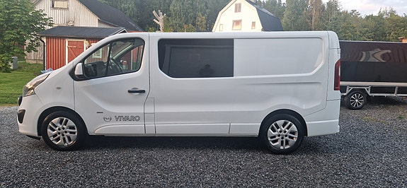 Opel Vivaro 13 of 16