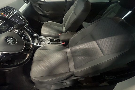 Volkswagen Tiguan 7 of 12