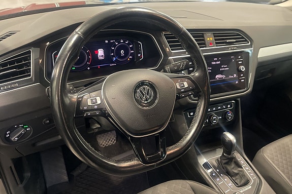 Volkswagen Tiguan 8 of 12