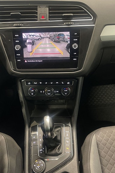 Volkswagen Tiguan 12 of 12