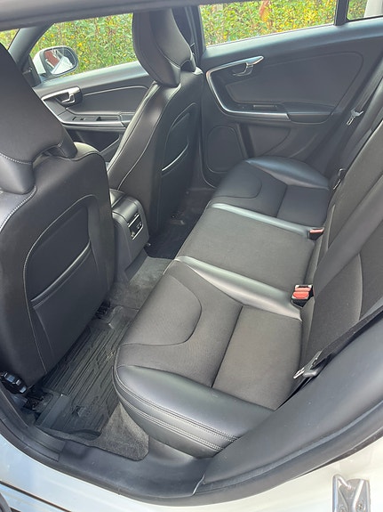 Volvo V60 6 of 8