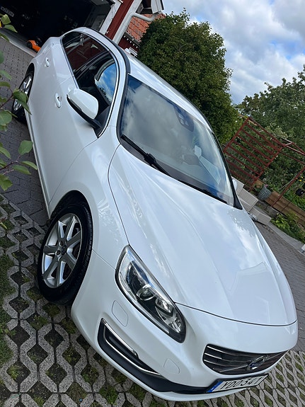 Volvo V60 4 of 8