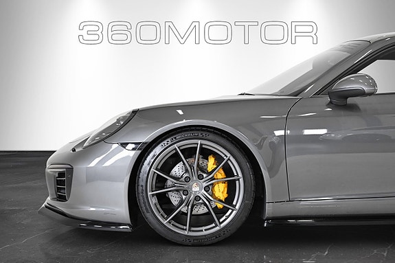 Porsche 911 Carrera 6 of 14
