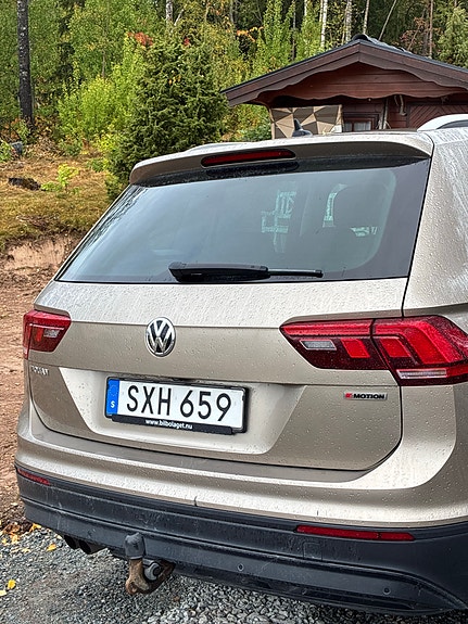 Volkswagen Tiguan 3 of 5