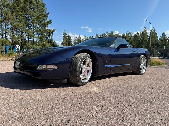 Chevrolet Corvette 4 of 7