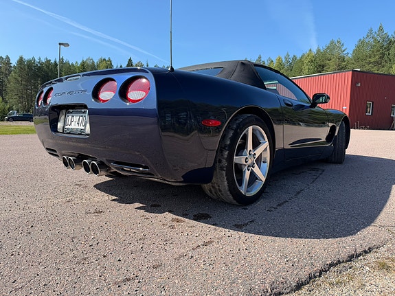 Chevrolet Corvette 6 of 7