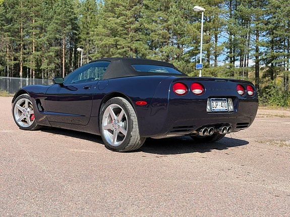 Chevrolet Corvette 5 of 7
