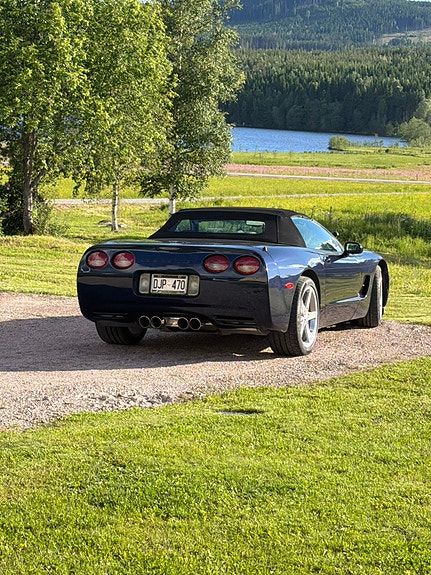 Chevrolet Corvette 2 of 7