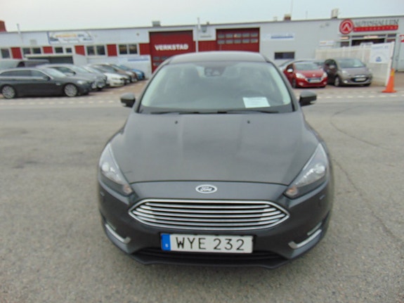 Ford Focus 3 of 10