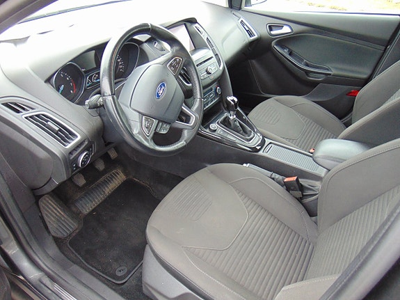 Ford Focus 7 of 10