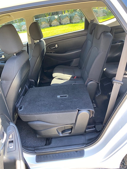 Kia Carens 9 of 10