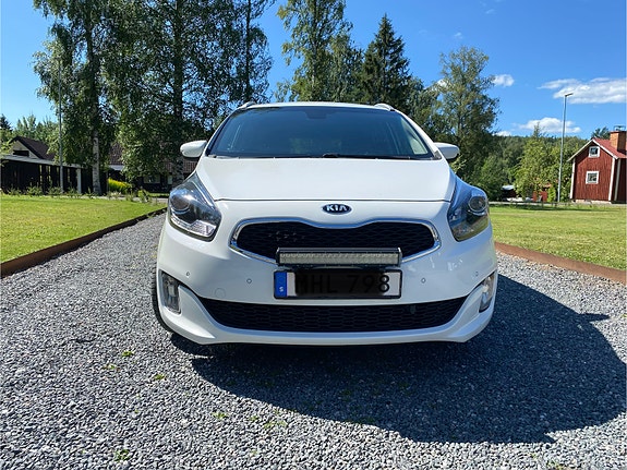 Kia Carens 2 of 10