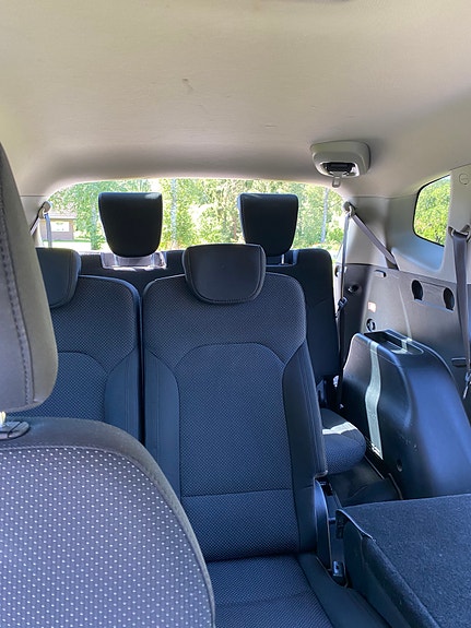 Kia Carens 7 of 10