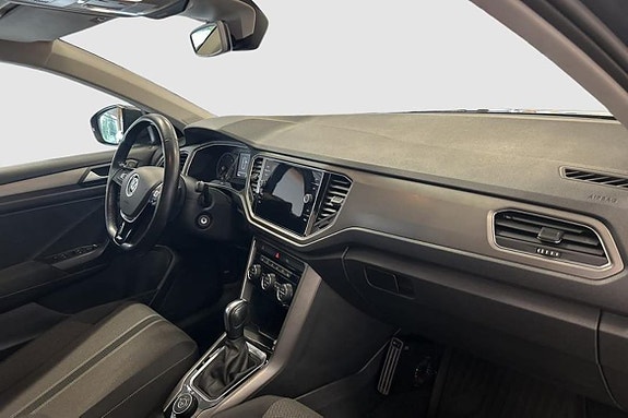 Volkswagen T-Roc 6 of 12