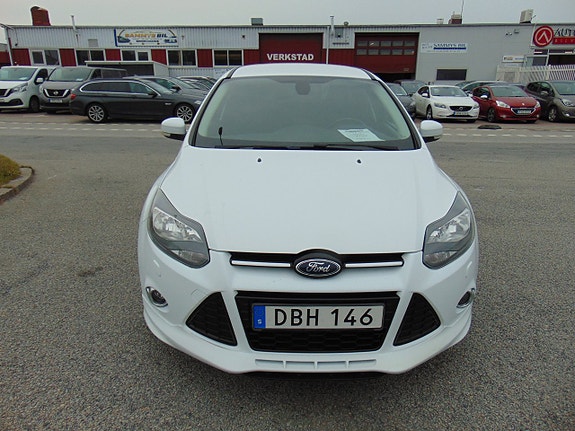 Ford Focus 3 of 10
