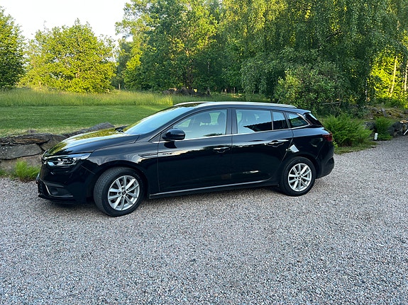 Renault Megane IV 3 of 10