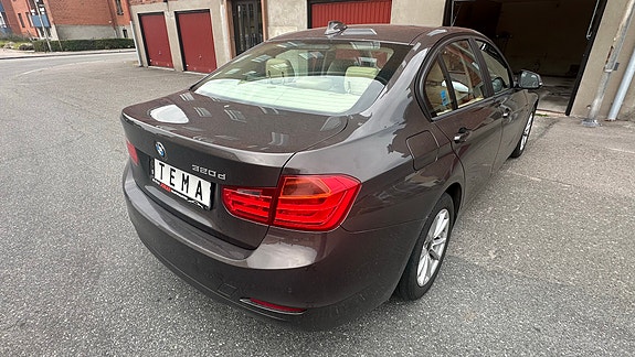 BMW 320d 4 of 8